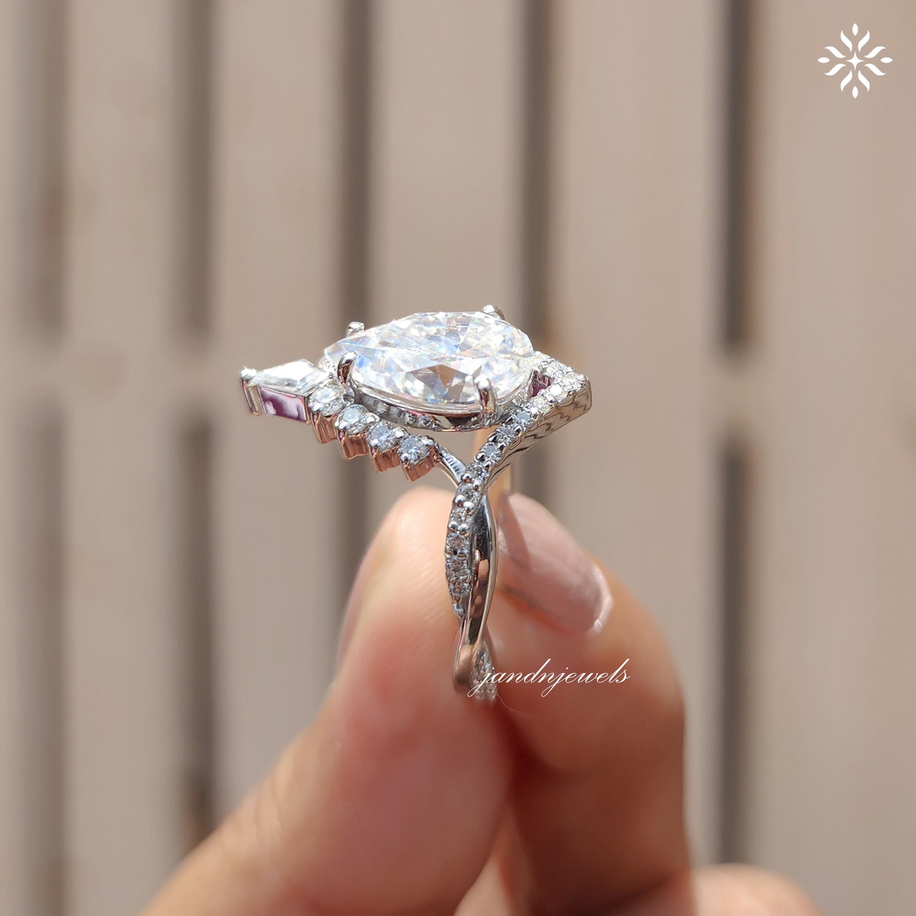 3CT Pear Shaped Moissanite Engagement Ring Halo Cluster Diamond Ring Twisted Pavé Band Luxury Bridal Ring for Her