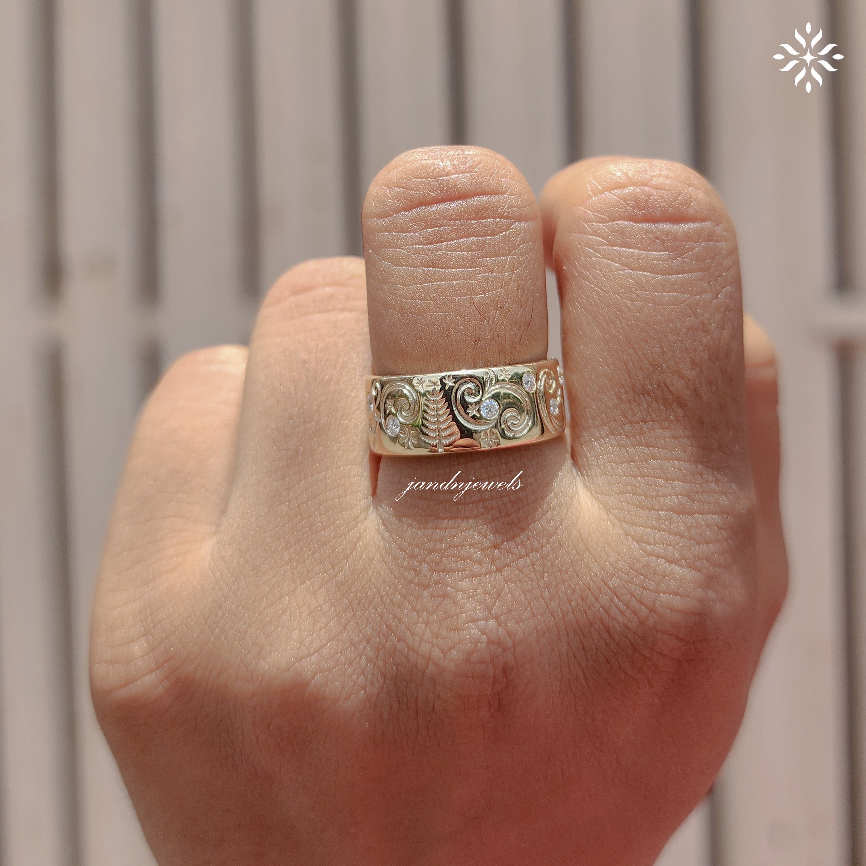 Antique Engraved Gold Wedding Band, Vintage Floral Scroll Ring with Diamond Accents, Unique Bridal Band