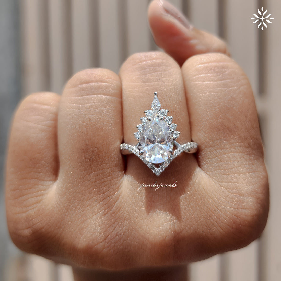 3CT Pear Shaped Moissanite Engagement Ring Halo Cluster Diamond Ring Twisted Pavé Band Luxury Bridal Ring for Her