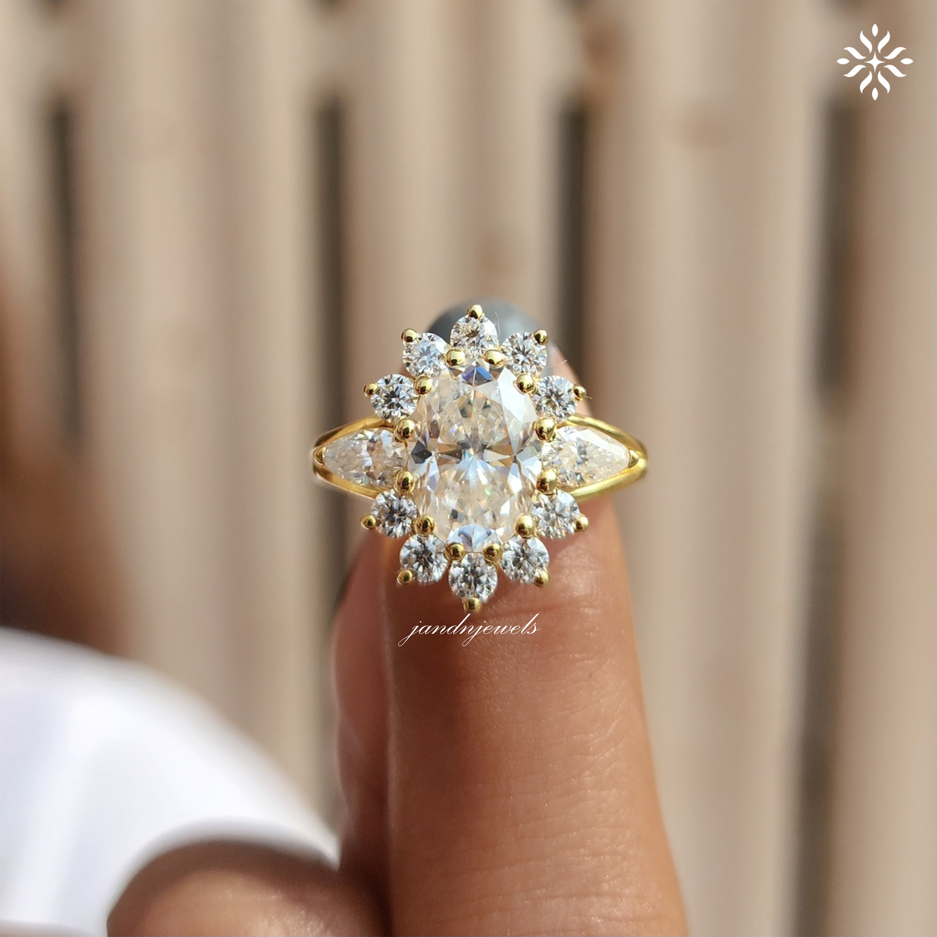 3CT Starburst Oval Moissanite Cluster Ring Floral Halo Engagement Ring Vintage Art Deco Gold Ring Unique Bridal Anniversary Gift