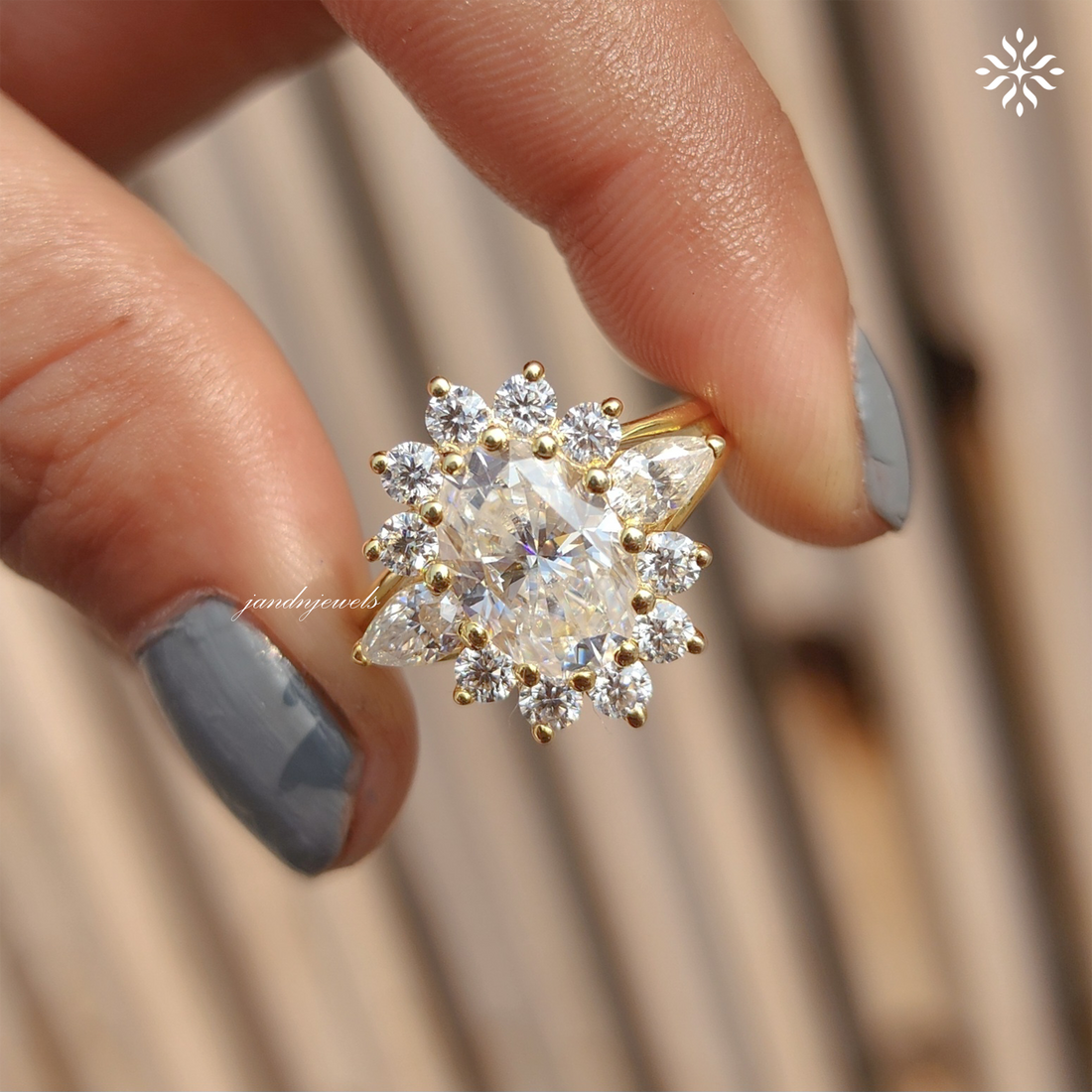 3CT Starburst Oval Moissanite Cluster Ring Floral Halo Engagement Ring Vintage Art Deco Gold Ring Unique Bridal Anniversary Gift