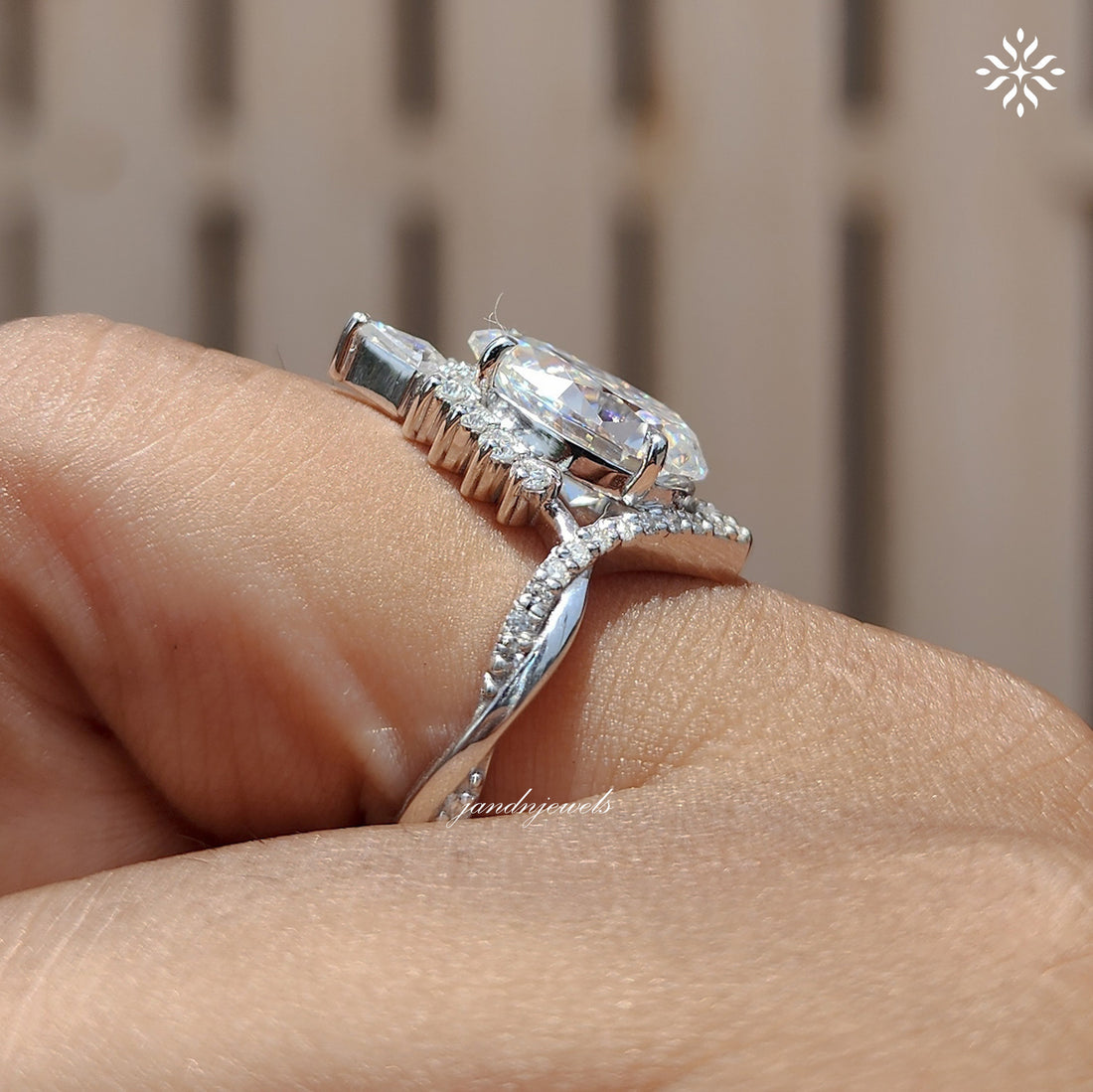 3CT Pear Shaped Moissanite Engagement Ring Halo Cluster Diamond Ring Twisted Pavé Band Luxury Bridal Ring for Her