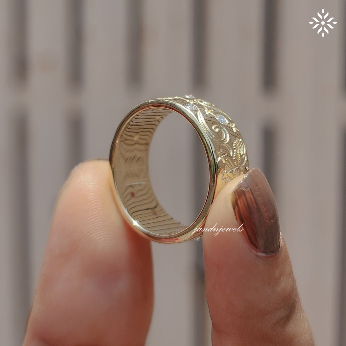 Antique Engraved Gold Wedding Band, Vintage Floral Scroll Ring with Diamond Accents, Unique Bridal Band