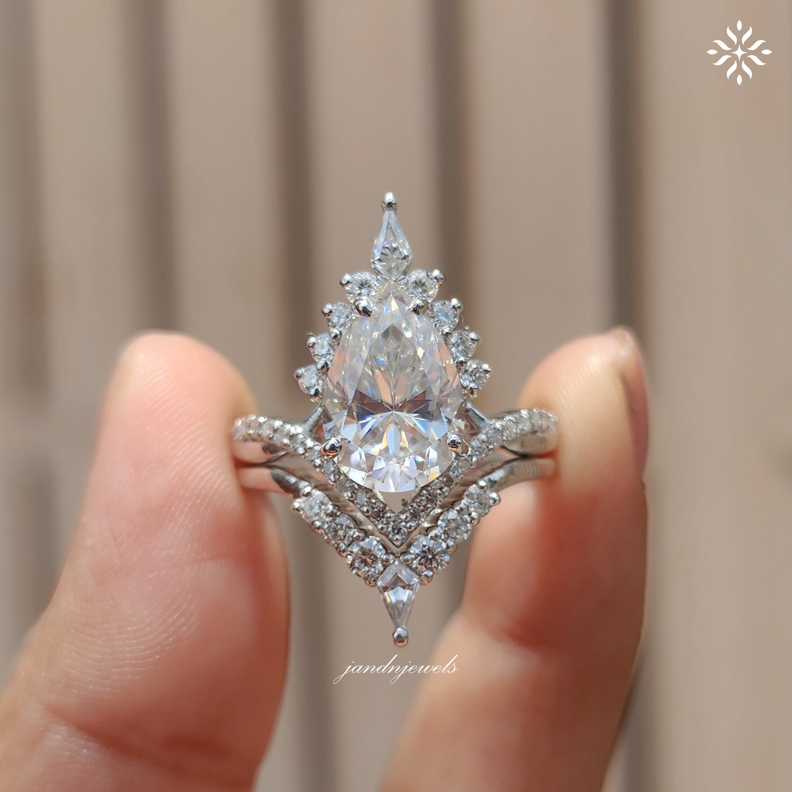 3CT Pear Cut Moissanite Engagement Ring Set Vintage Halo Bridal Ring Unique Chevron Wedding Ring Set