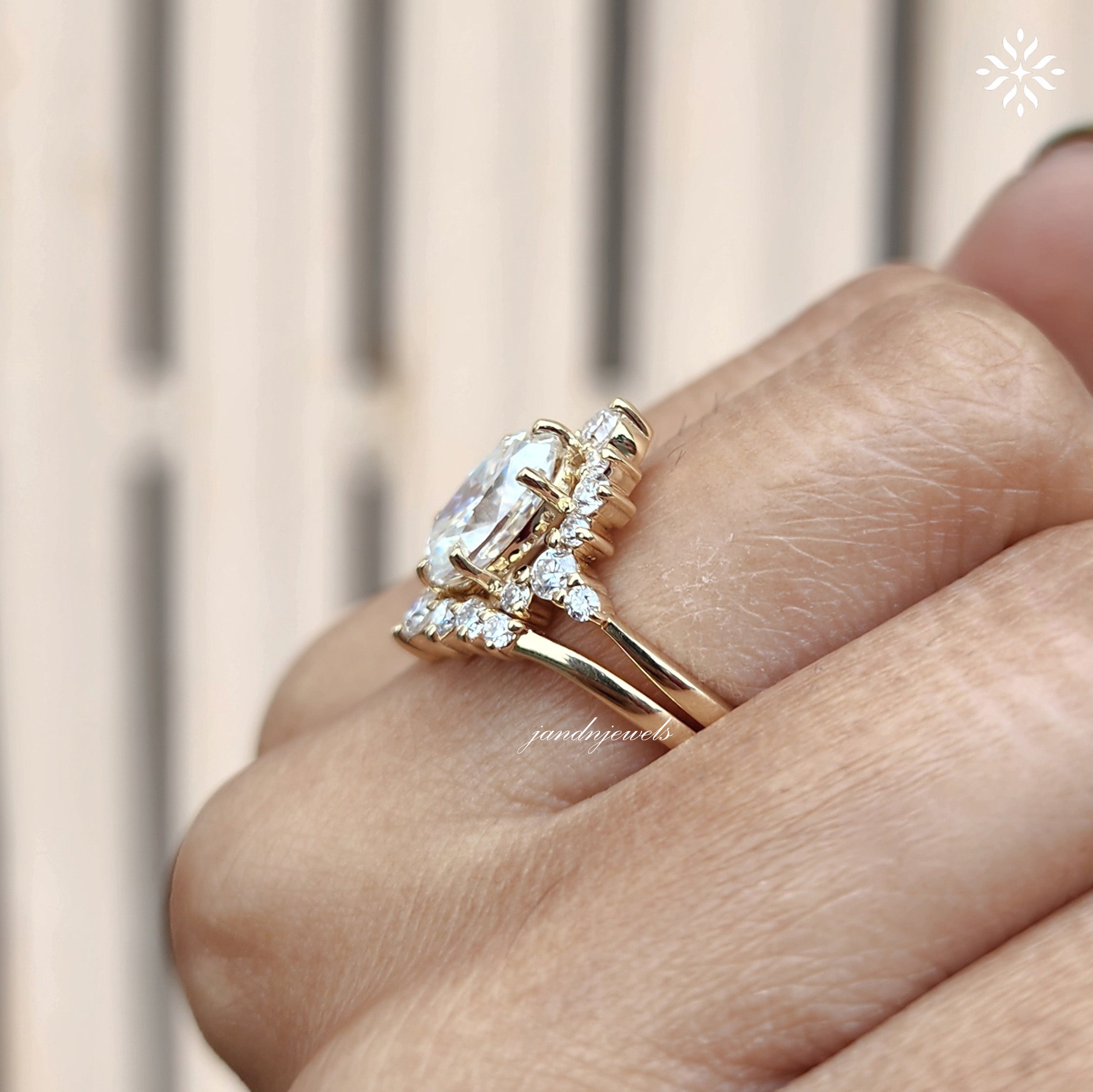 2.5 Carat Oval Moissanite Engagement Ring, Halo Bridal Set, 14K Yellow Gold Wedding Band, Anniversary Gift, Unique Cluster Ring