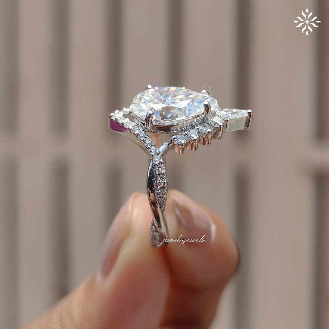 3CT Pear Shaped Moissanite Engagement Ring Halo Cluster Diamond Ring Twisted Pavé Band Luxury Bridal Ring for Her