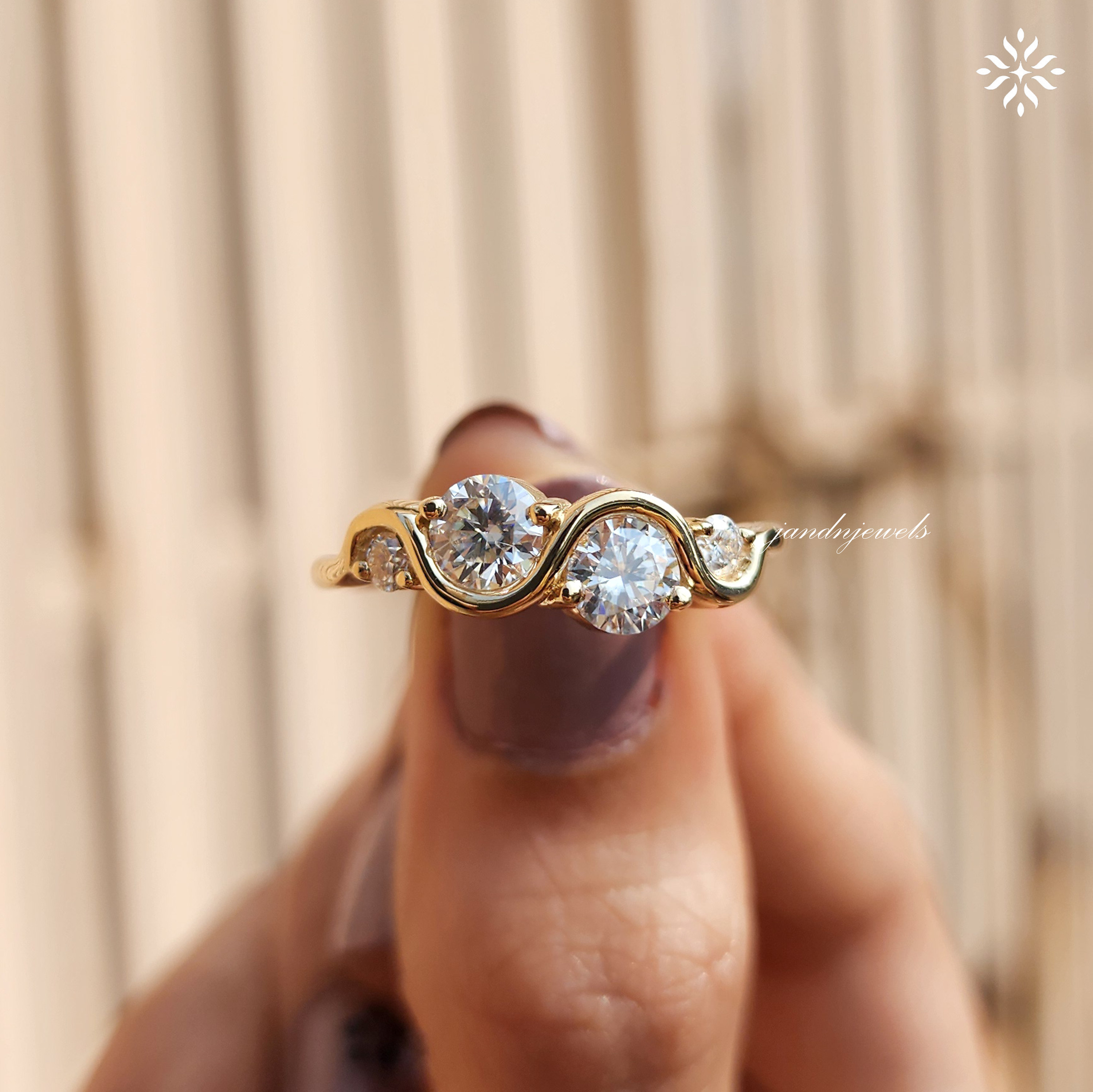 Wavy Diamond Trio Ring in 14K Yellow Gold Wedding Band
