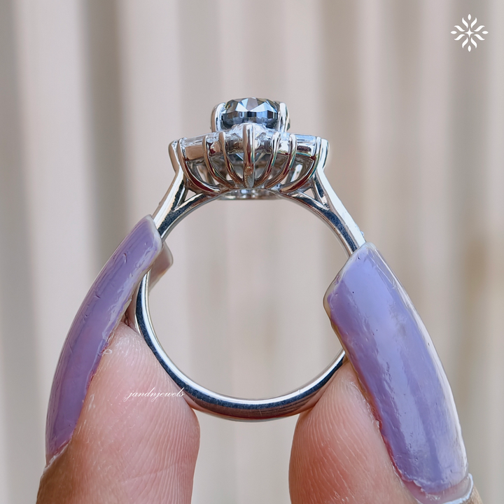2CT Gray Oval Cut Moissanite Engagement Ring Starburst Halo Ring Cluster Halo Wedding Ring 14K Solid Gold Ring for her