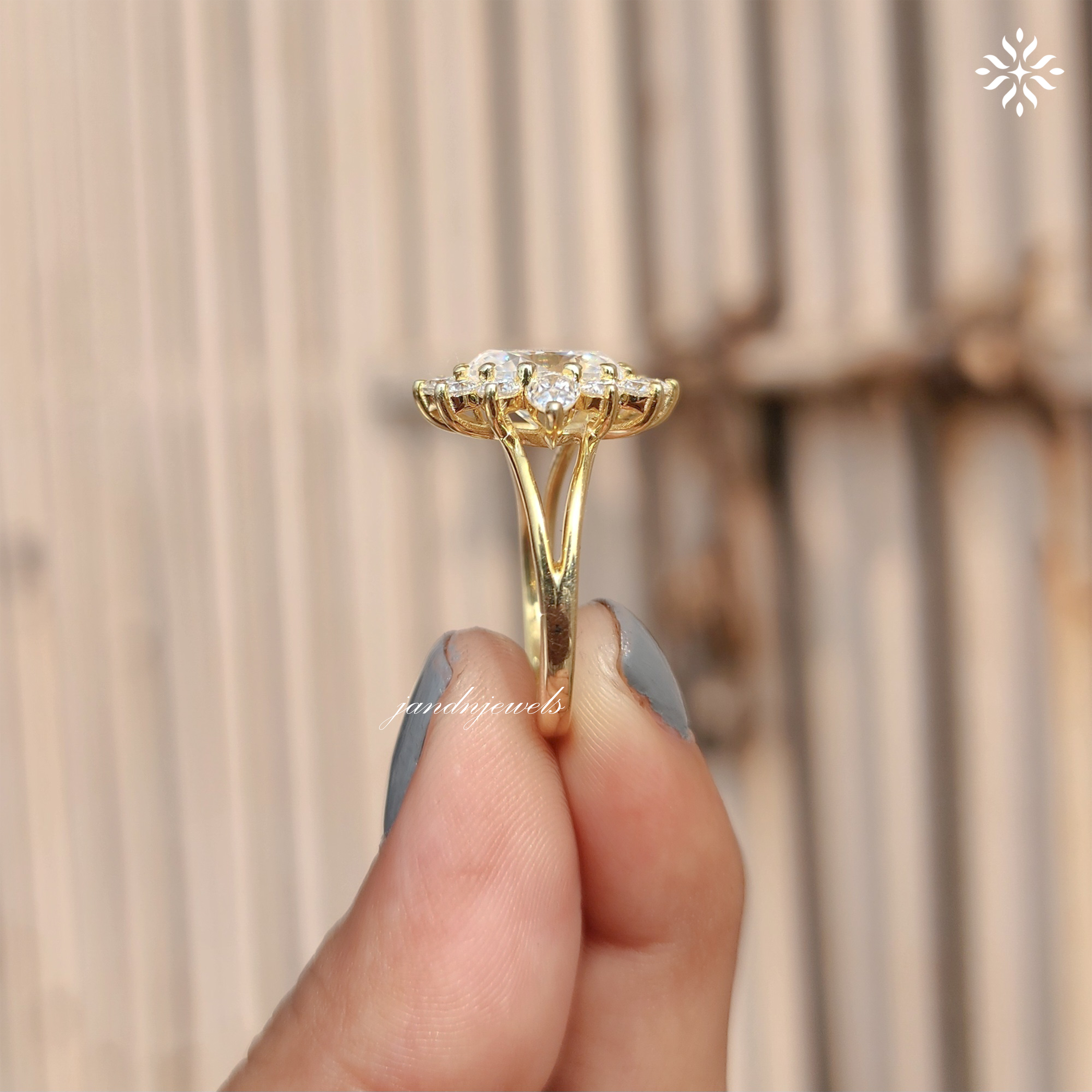 3CT Starburst Oval Moissanite Cluster Ring Floral Halo Engagement Ring Vintage Art Deco Gold Ring Unique Bridal Anniversary Gift