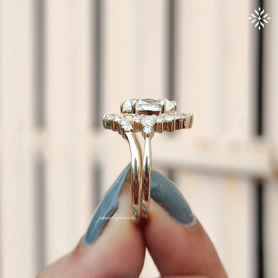 2.5 Carat Oval Moissanite Engagement Ring, Halo Bridal Set, 14K Yellow Gold Wedding Band, Anniversary Gift, Unique Cluster Ring