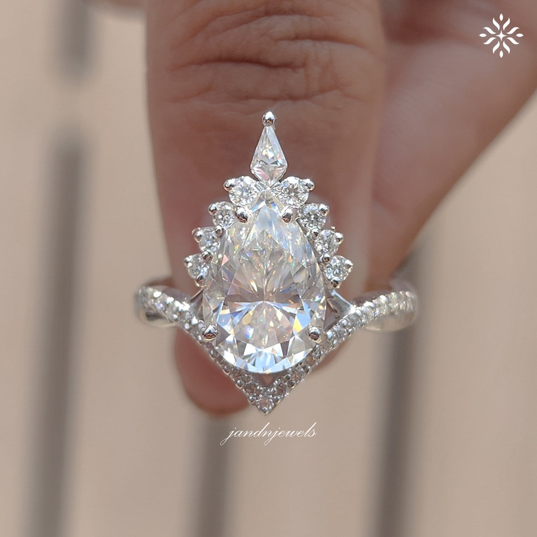 3CT Pear Shaped Moissanite Engagement Ring Halo Cluster Diamond Ring Twisted Pavé Band Luxury Bridal Ring for Her