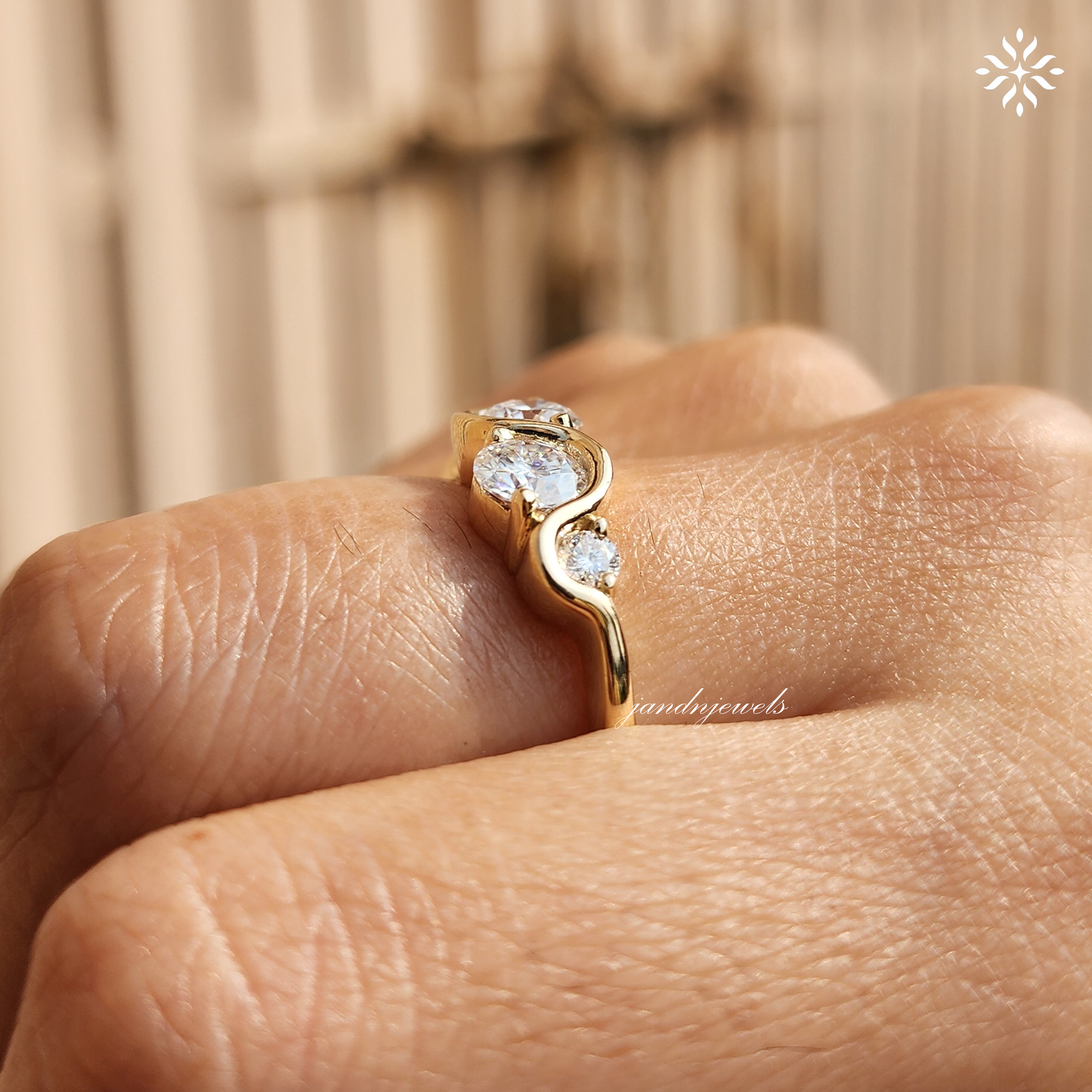 Wavy Diamond Trio Ring in 14K Yellow Gold Wedding Band